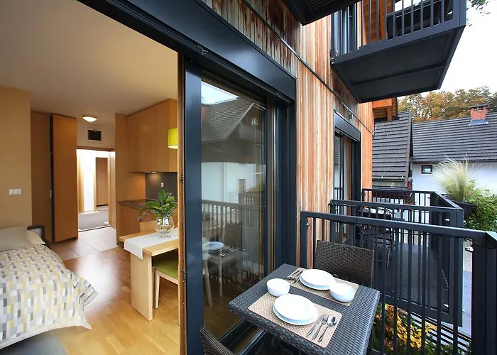 Πανσιόν And Bernik 3*