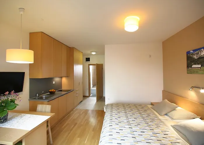 And Bernik קרנייסקה גורה